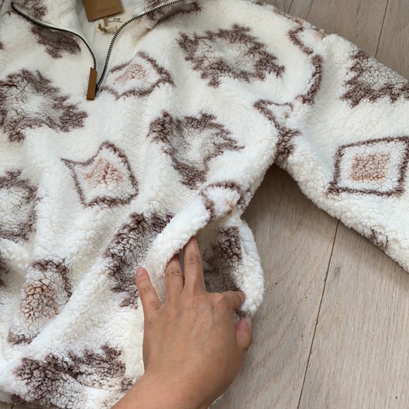 🆕thread&supply tribal pink white 1/4zip sherpa - Picture 13 of 17